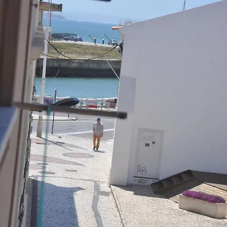 Apartment Tic Tac